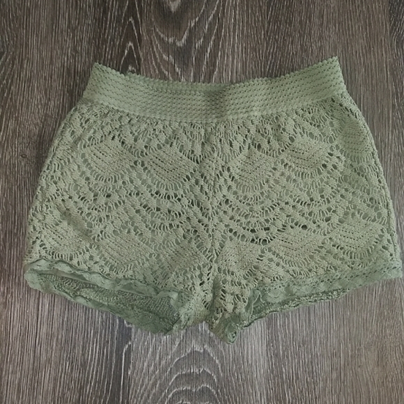 Crochet shorts - Picture 1 of 1